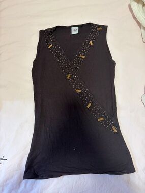 Brown tank top with beading and gold details